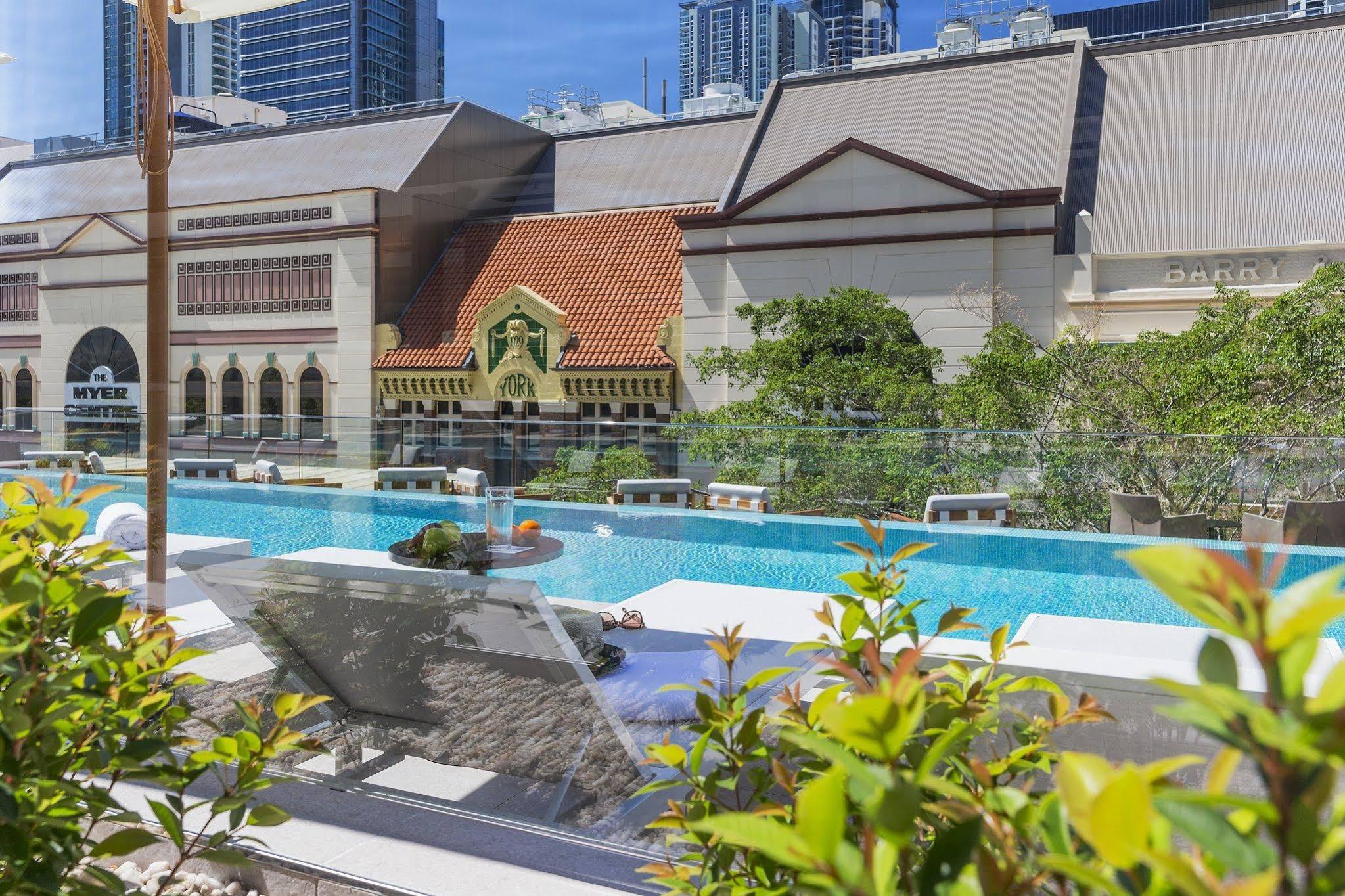 Hotel Hyatt Regency Brisbane Exteriér fotografie The pool at the W Brisbane